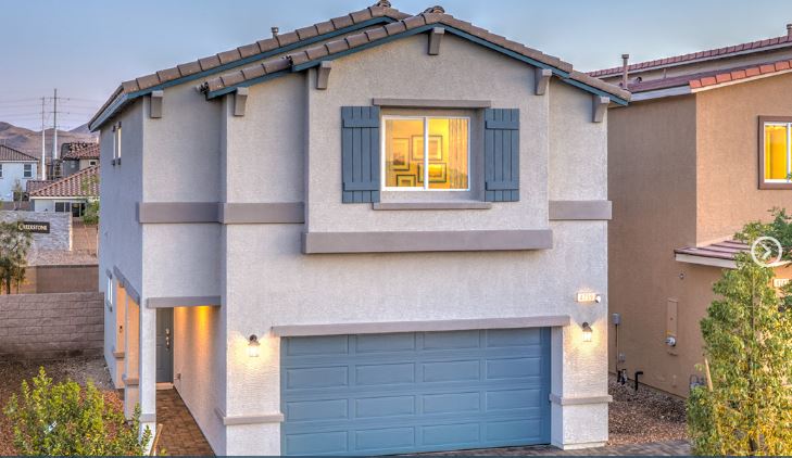 Centrally located dining, retail options as well as parks and trails.